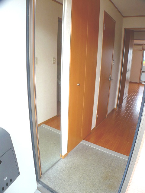 ハイツボナールIIの玄関写真