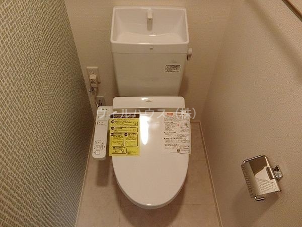 トイレ　ウォシュレット付き！