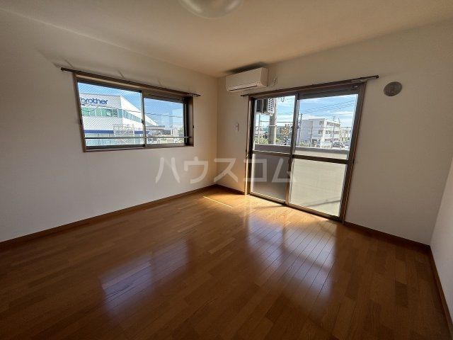 マンション葵の居間写真
