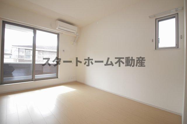 居室・リビング　こちらの居間で趣味の時間をお楽しみください