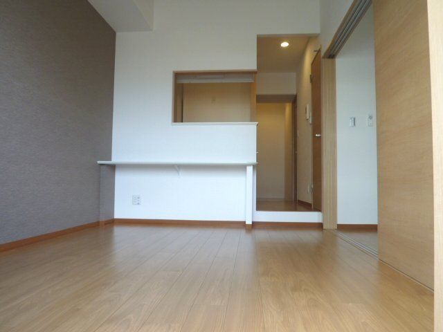 居室・リビング　人気のカウンター式キッチンです。