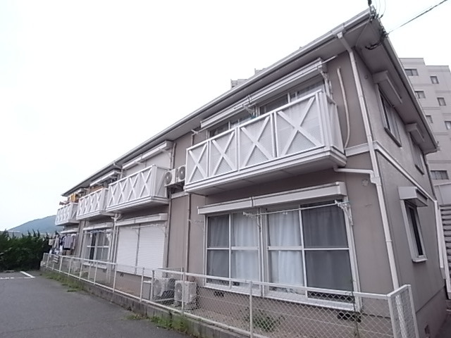 神戸市須磨区離宮西町のアパートの建物外観