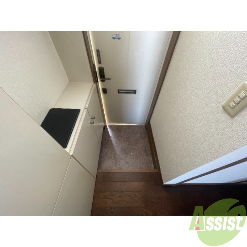 玄関　玄関から見た景色です。イメージできますか。