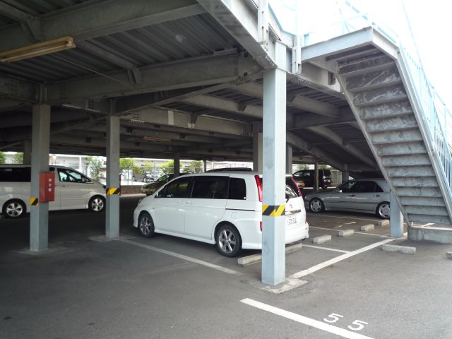 【ピボットマンション池下の駐車場】