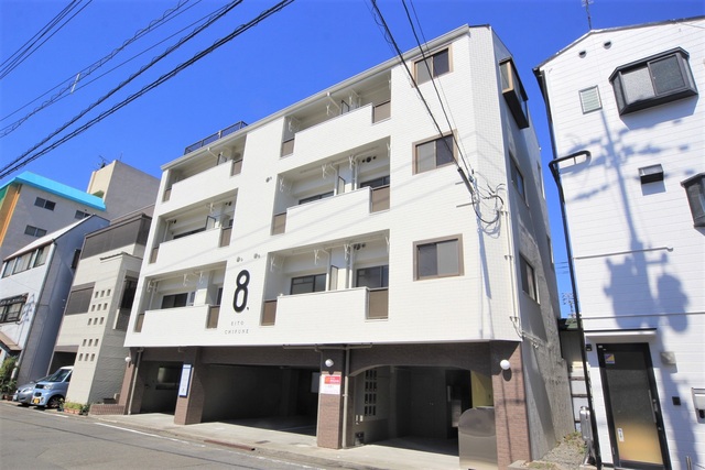 【松山市千舟町のマンションの建物外観】