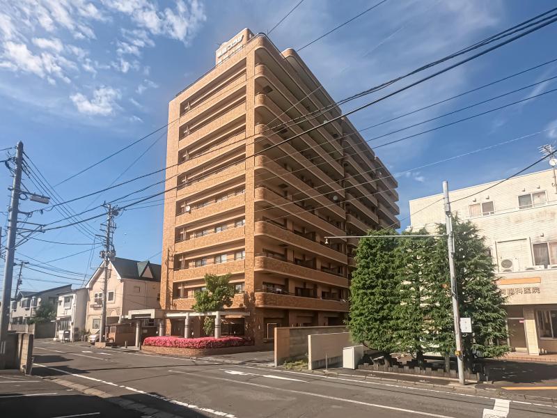 朝日プラザ長根公園の建物外観