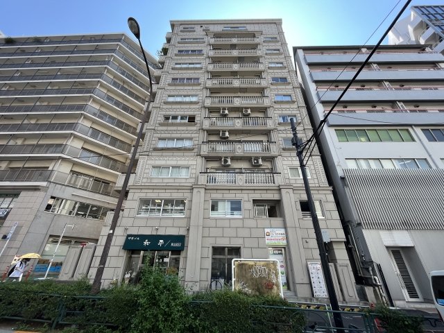 渋谷区千駄ヶ谷のマンションの建物外観