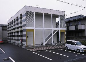 坂出市白金町のアパートの建物外観