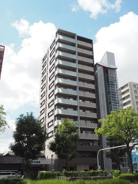 名古屋市熱田区新尾頭のマンションの建物外観