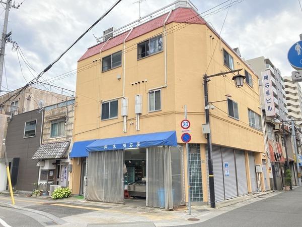 明石屋ビルの建物外観