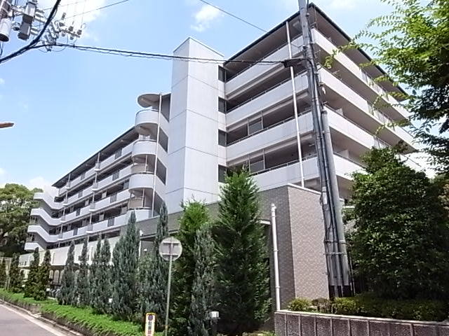 【白鷹夙川マンションの建物外観】