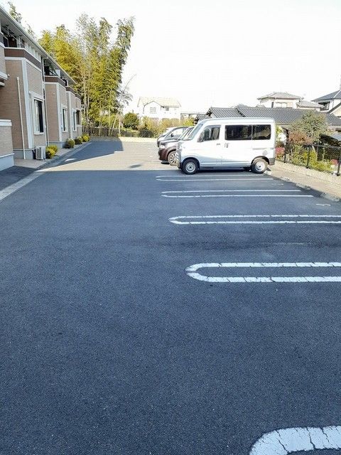 【ミカハウスVの駐車場】