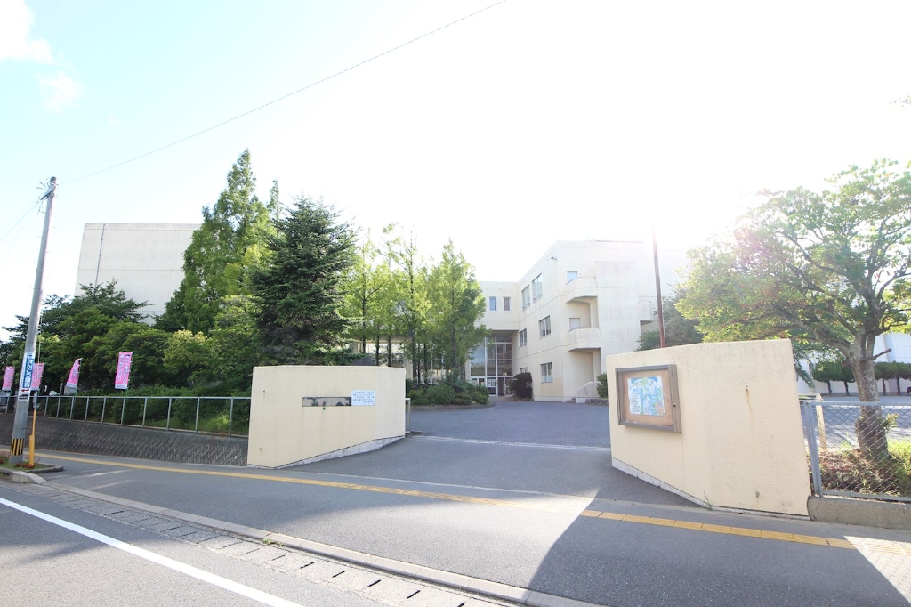 中学校　古賀市立古賀北中学校（中学校）まで1754m