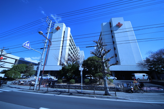 病院　松山赤十字病院（病院）まで532m