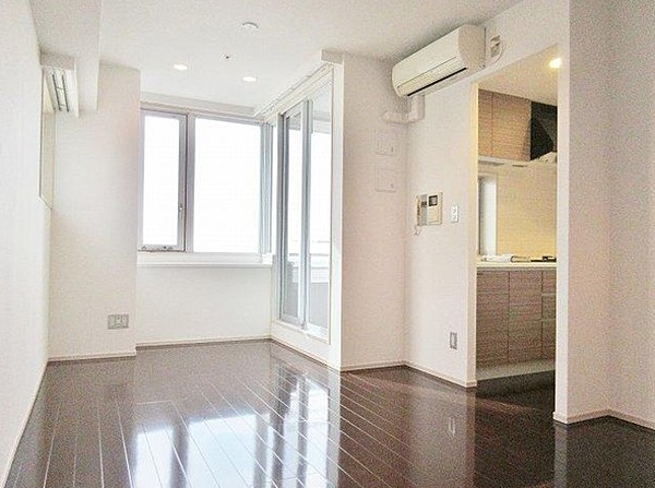 居室・リビング　※別部屋の参考写真です。