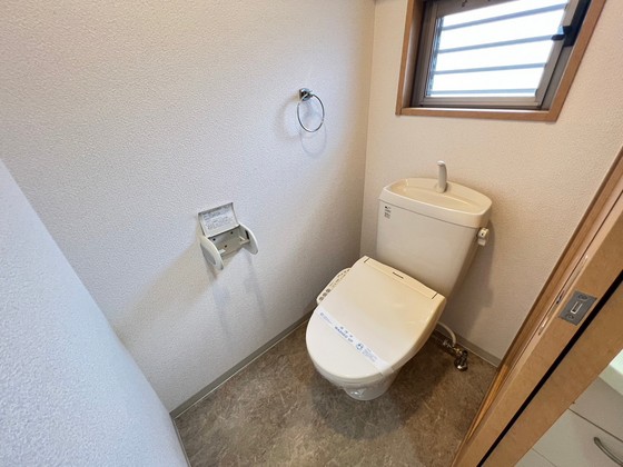 トイレ　※別号室の写真です