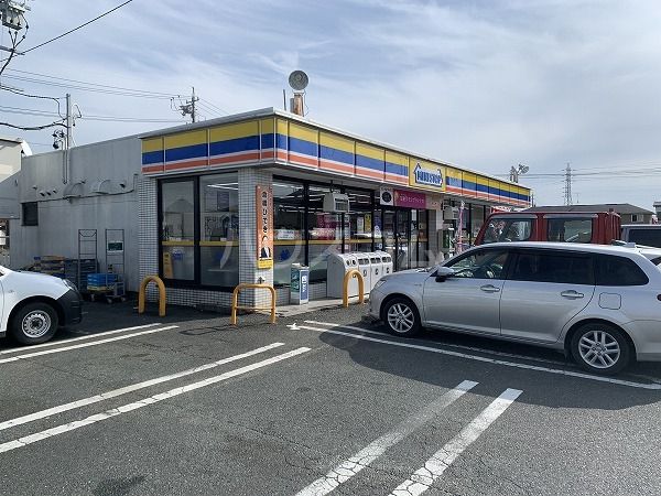 コンビニ　ミニストップ　豊川森店（コンビニ）まで704m