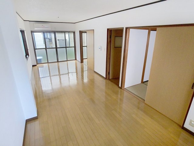 居室・リビング　2025年11月撮影※現況を優先します