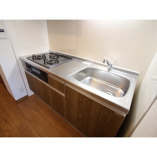 キッチン　収納充実システムキッチンです。