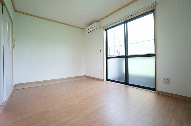 居室・リビング　別号室の写真です