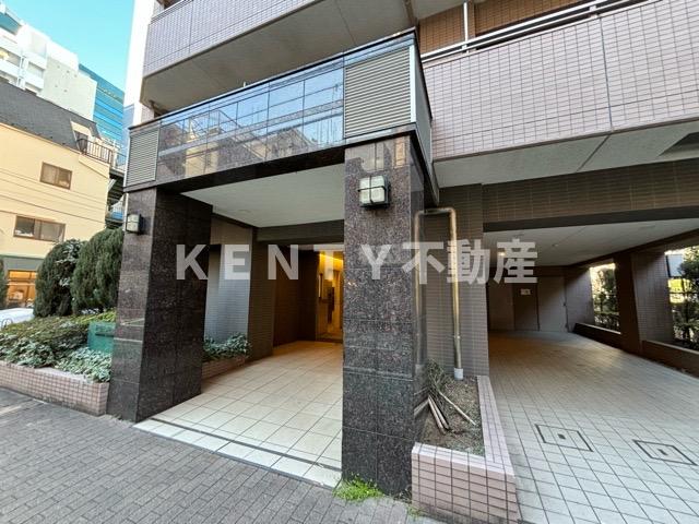 エントランス　清潔なエントランスです