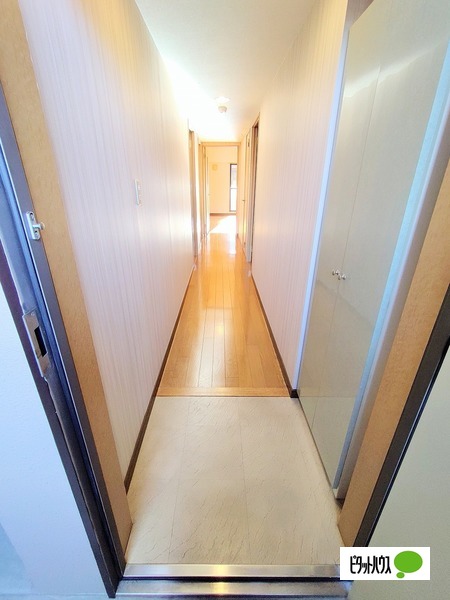 玄関　同建物別部屋