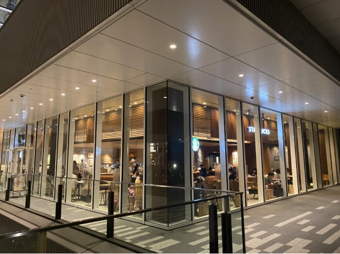 飲食店　スターバックスコーヒー目黒セントラルスクエア店（飲食店）まで639m