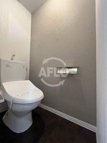 トイレ　アーデン江坂III　トイレ