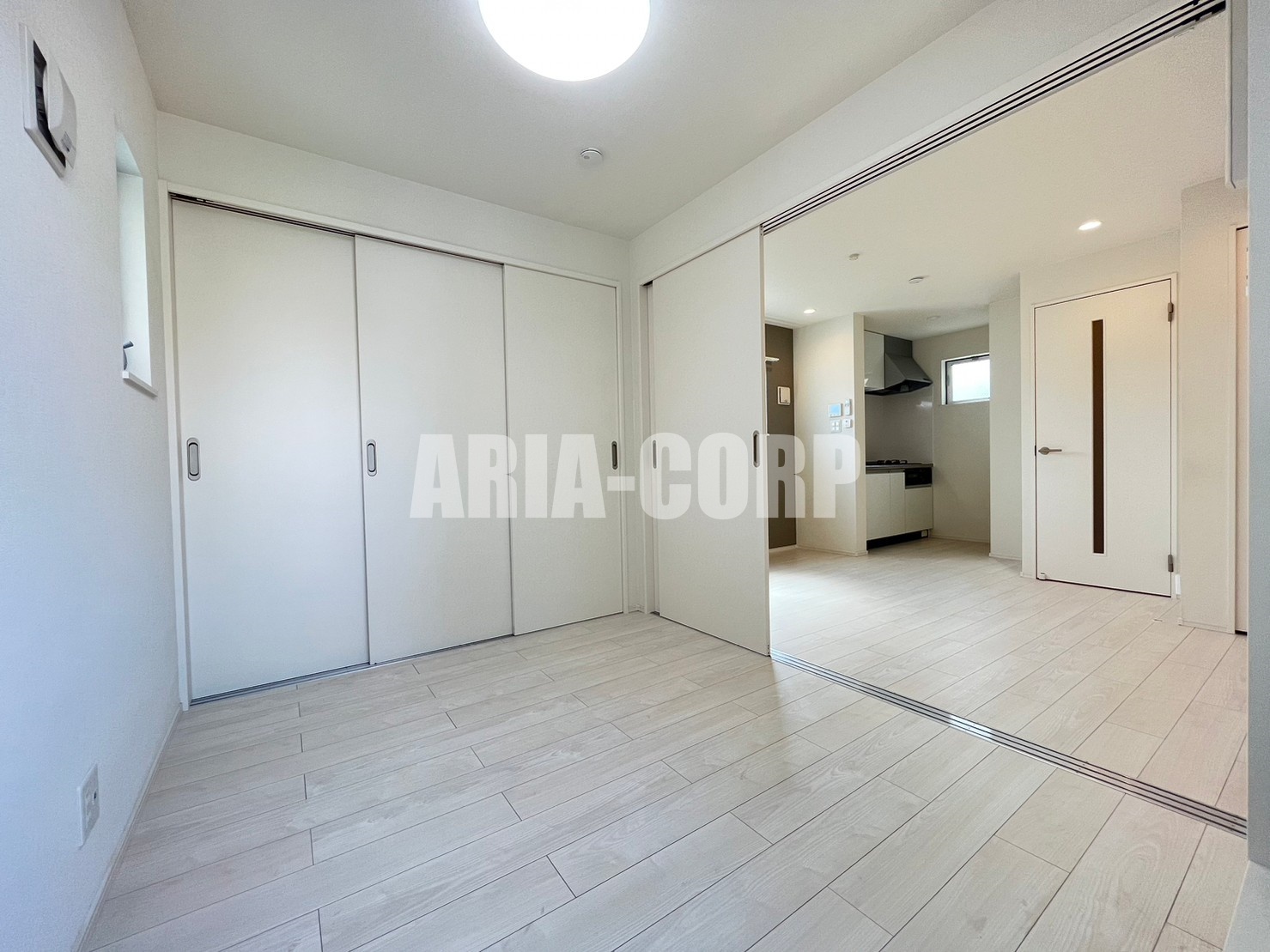 その他部屋・スペース　小窓付きの3.7帖の洋室！