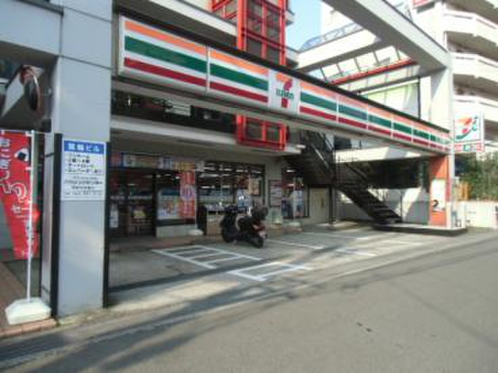 コンビニ　セブン-イレブン 川崎宮崎２丁目店（コンビニ）まで300m