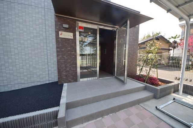 エントランス　★お問い合わせはタウンハウジングまで★