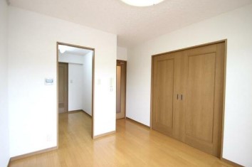 居室・リビング　明るい洋室！