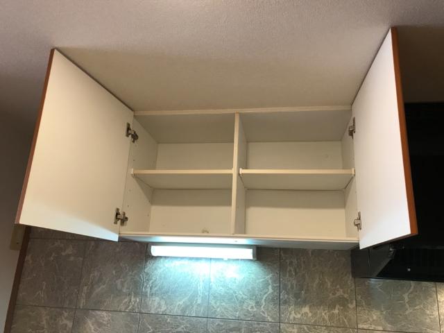 収納　吊り戸棚