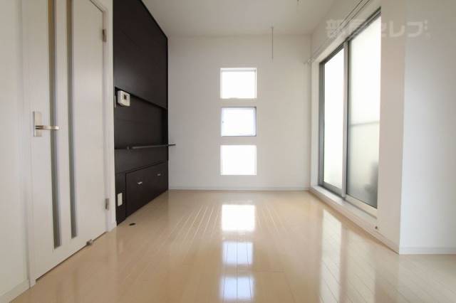 居室・リビング　ゆったり過ごしませんか　※２０２号室の写真です