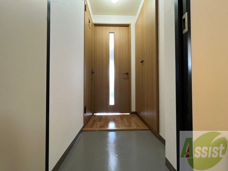 玄関　玄関の様子です。明るい印象ですね。気分もあがりそう。