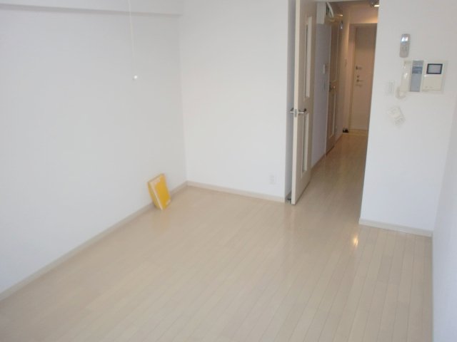 その他部屋・スペース　清潔感のあるフローリングのお部屋です