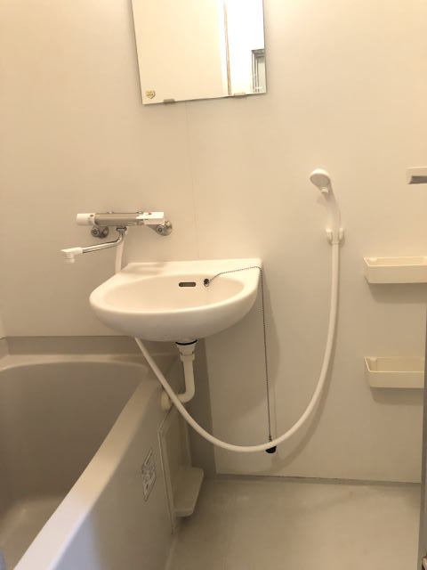 洗面設備　同仕様