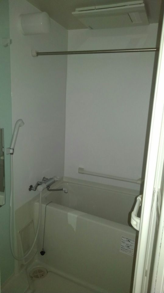 バス・シャワールーム　浴室乾燥機設置済みです。