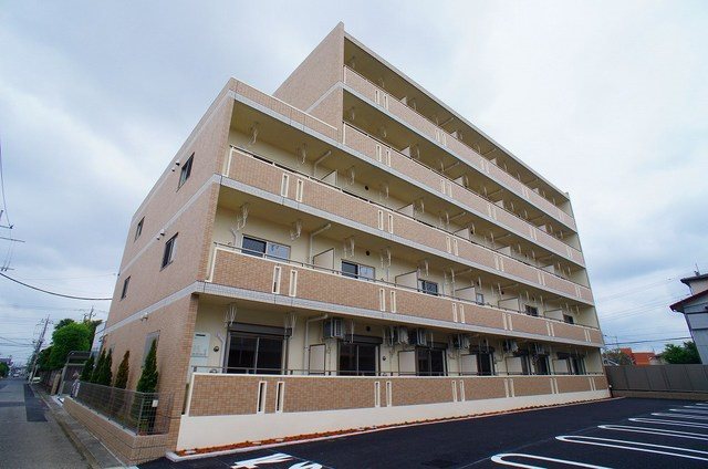 建物外観　グリーンパロットのご紹介は住まいの窓口　アソシエへお任せ下さ