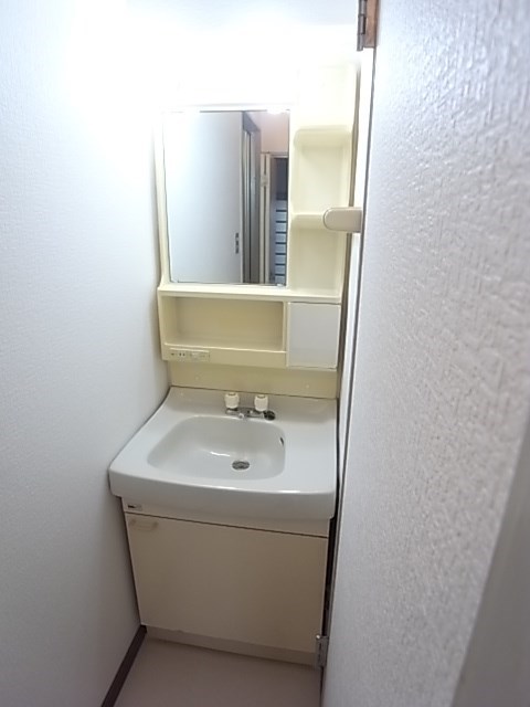 洗面設備　使いやすい洗面所です