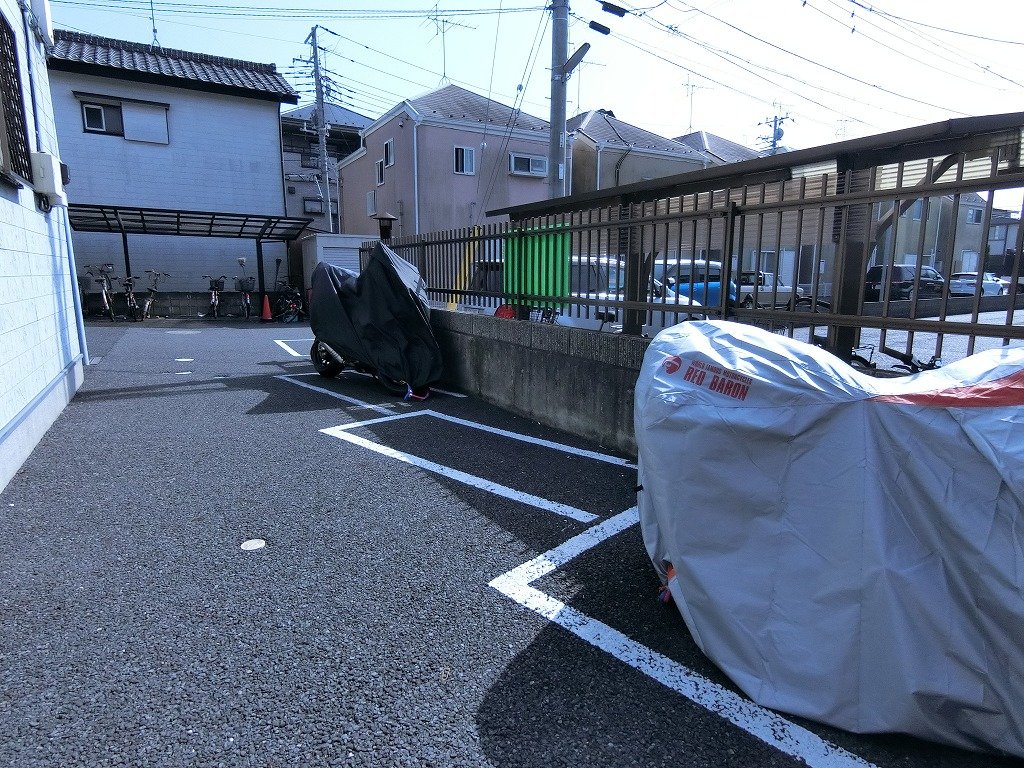 その他共有部分　バイク駐輪可　月額３，３００円～