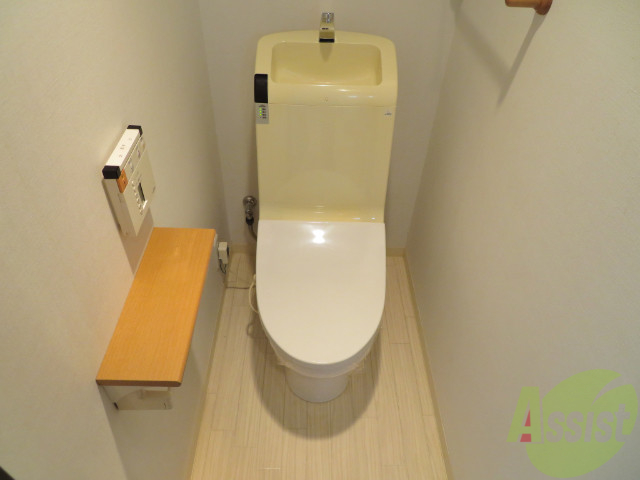 トイレ　こちらはトイレです。清潔感があり、安心して使用できます。