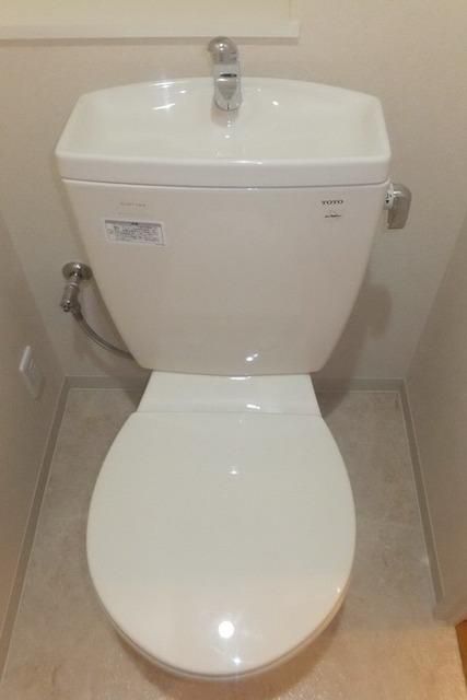 トイレ　もちろんバス・トイレセパレート。