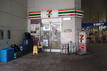 コンビニ　セブンイレブン 京急ST大森町店（コンビニ）まで166m