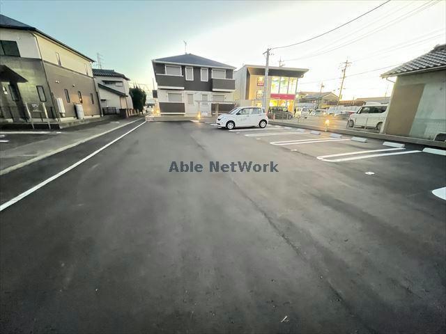 駐車場　駐車場