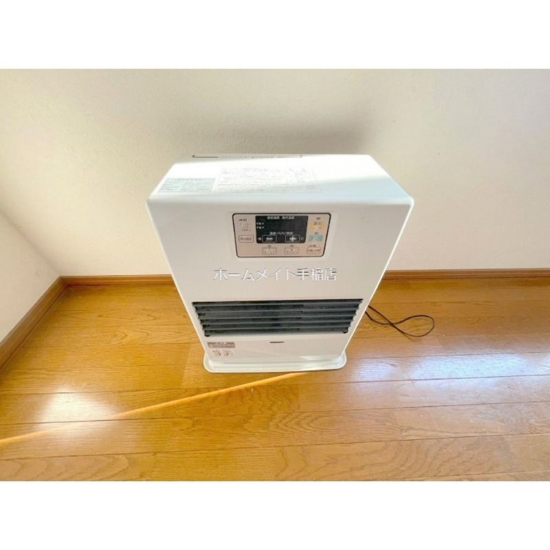 その他設備　灯油ストーブ付きです！