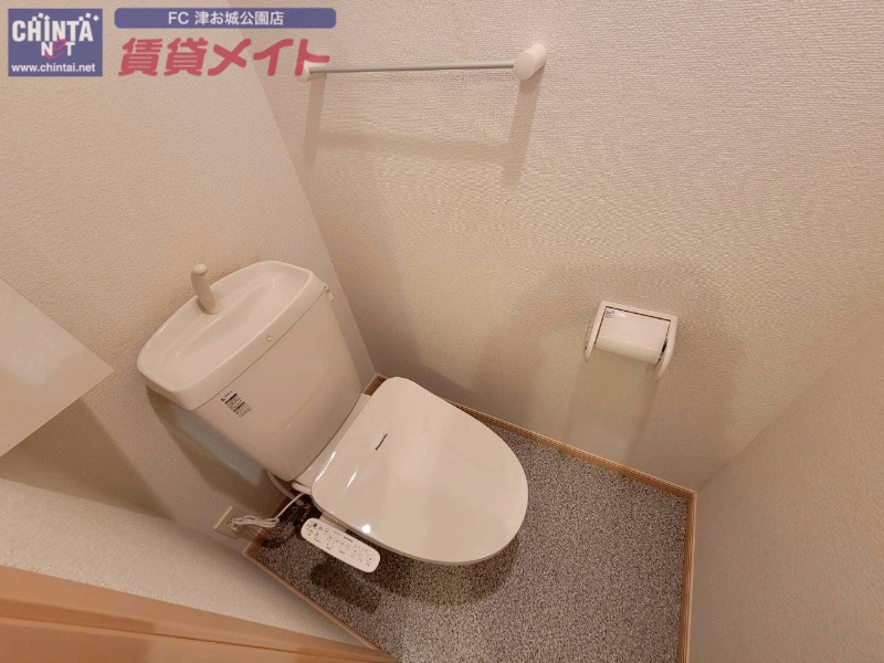 トイレ　同型参考写真