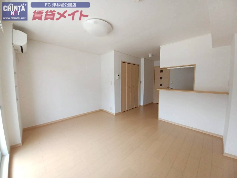 居室・リビング　同型参考写真