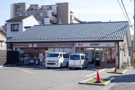 コンビニ　セブンイレブン 京都三条通壬生神明町店（コンビニ）まで369m