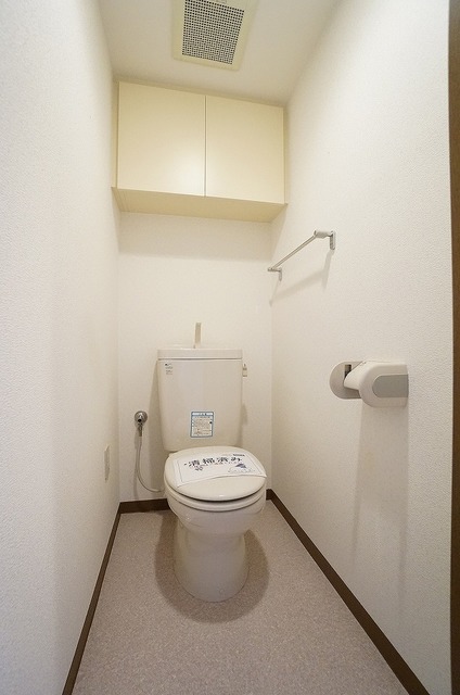 トイレ　※別号室の写真です。